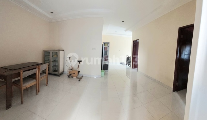 Rare Find: Beautiful, Strategic, Spacious, Fully Furnished, Flood-Free House Near Schools, Hospitals, Malls, Public Transport, Places of Worship, and Toll Access in Sunter, North Jakarta. 2