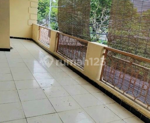 Rumah Bagus Untuk Tempat Tinggal, Usaha, Kantor, Strategis, Dekat Sekolah, Dekat Rumah Sakit, Dekat Pusat Perbelanjaan, Dekat Transportasi Umum, Dekat Tempat Ibadah, Dekat Tol Di Kelapa Gading, Jakarta Utara