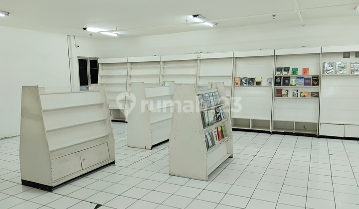 Jarang Ada Ruko Bagus, Murah, Strategis, Jalan Raya, Dekat Rumah Sakit, Dekat Sekolah, Dekat Transportasi Umum, Dekat Pusat Perbelanjaan, Dekat Tol, Dekat Tempat Ibadah di Kelapa Gading