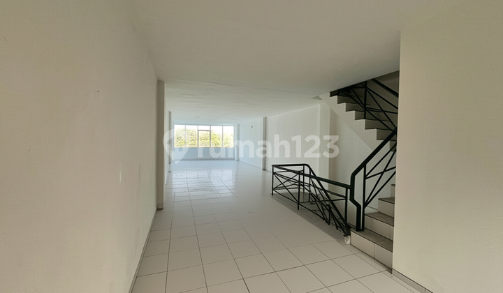 Cheap Shop House, Roadside, Very Strategic, Good, Safe, Near Mall, Near School, Near Business Area, Near Tanjung Priok, Near Toll Road, Near Hospital, Near Public Transportation In Sunter Garden, North Jakarta