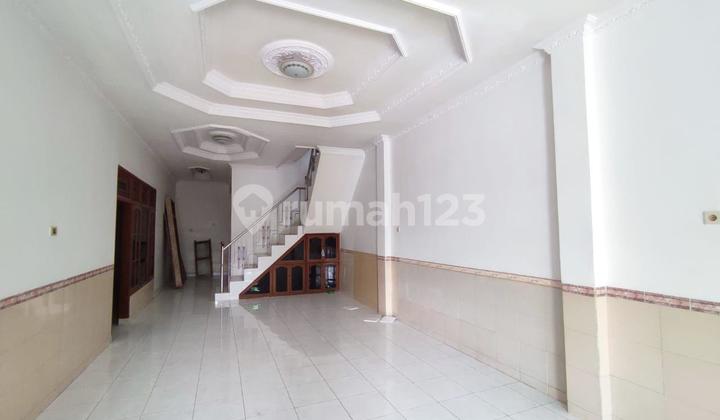 2-Story House Near Public Facilities Jl Merdeka Raya Kuta Bali 2