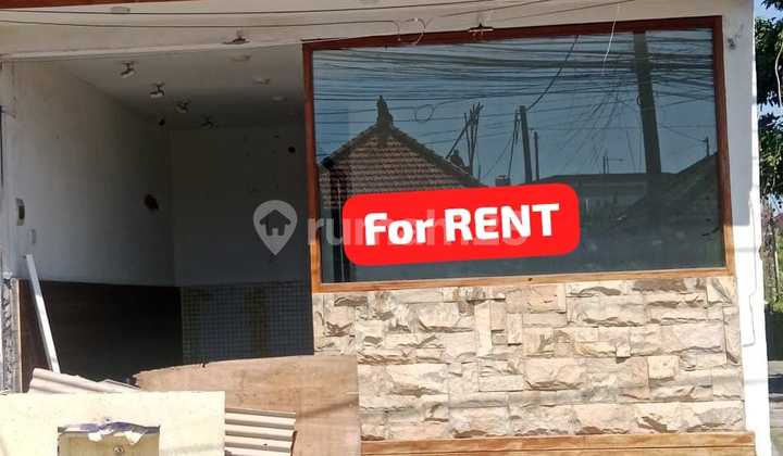 Busy Tourist Area Shop Jl Tegal Gundul Tibubeneng Canggu Bali