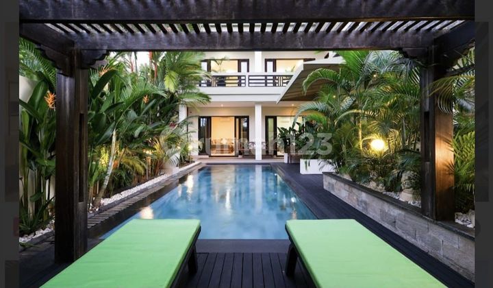 Villa Mewah 3 Lantai Jalan Sahadewa Pecatu Kuta Selatan, Bali Villa Mewah 3 Lantai Jalan Sahadewa Pecatu Kuta Selatan, Bali