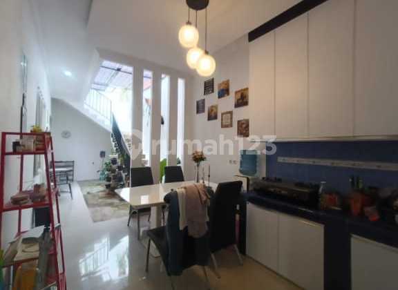 A comfortable house with complete public facilities. 2