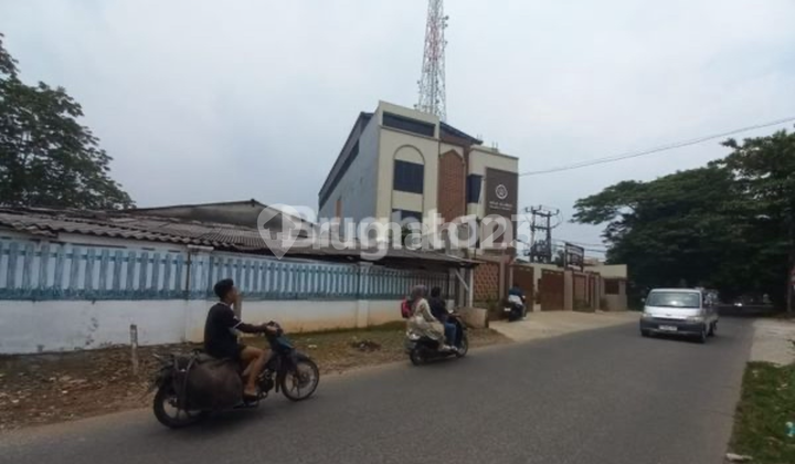 Gudang Dijual Pinggir Jalan Utama