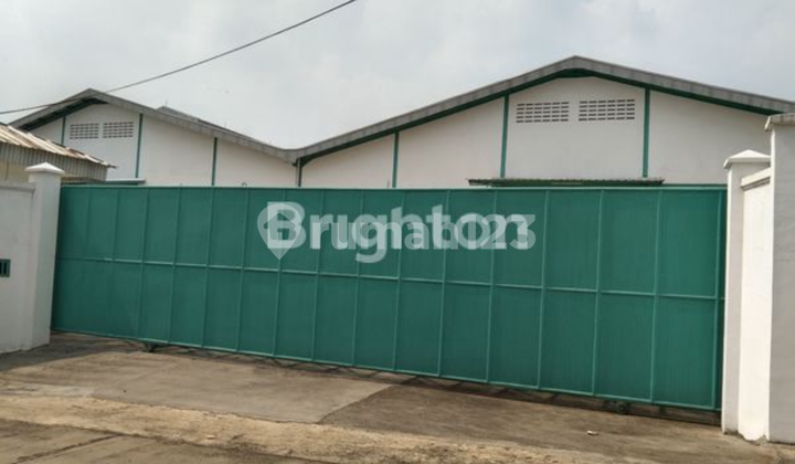 Warehouse for Sale by the Road Warehouse for Sale by the Road