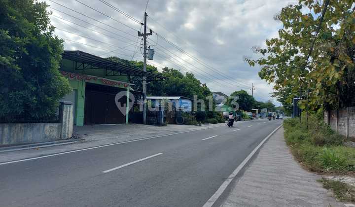 Near Adisucipto Airport Jogja, Strategic SHM Land