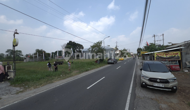 Sleman Land by the Roadside in Pandowoharjo, Near Resto Jejamuran Sleman Land by the Roadside in Pandowoharjo, Near Resto Jejamuran