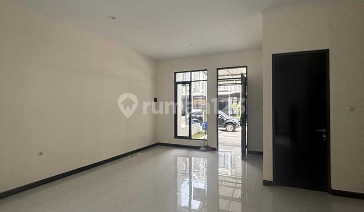 DISEWAKAN RUMAH 2 LANTAI DI GARDENVILLE TAMAN KOPO INDAH 2