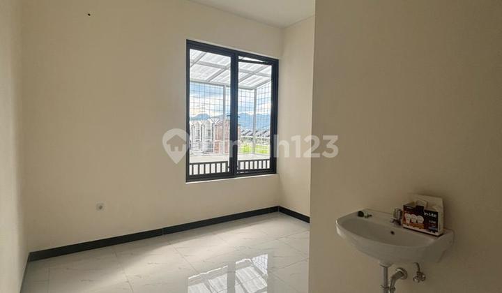 DISEWAKAN RUMAH 2 LANTAI DI GARDENVILLE TAMAN KOPO INDAH