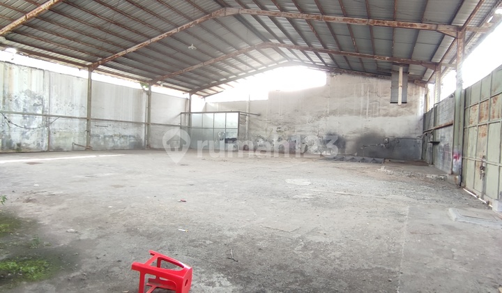 For Rent Ex-Showroom and Warehouse Sudirman Bandung For Rent Ex-Showroom and Warehouse Sudirman Bandung