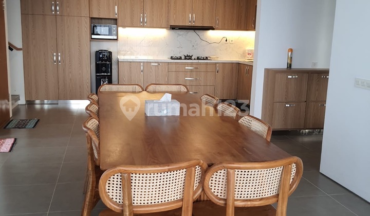 DIJUAL VILLA 2 LANTAI DI KAWASAN DAGO BANDUMG, SUDAH RUNNING BISA LANGSUNG DAPAT INCOME PER BULAN