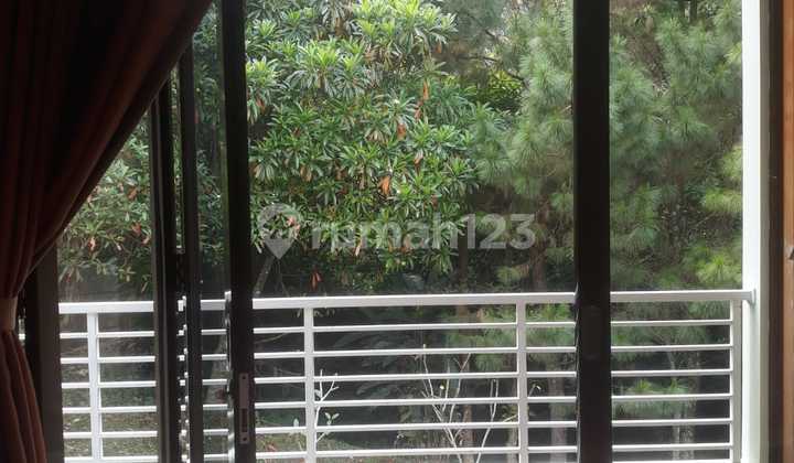 Dijual rumah 2 lantai di Dago resort Bandung, 2 lantai dengan balkon