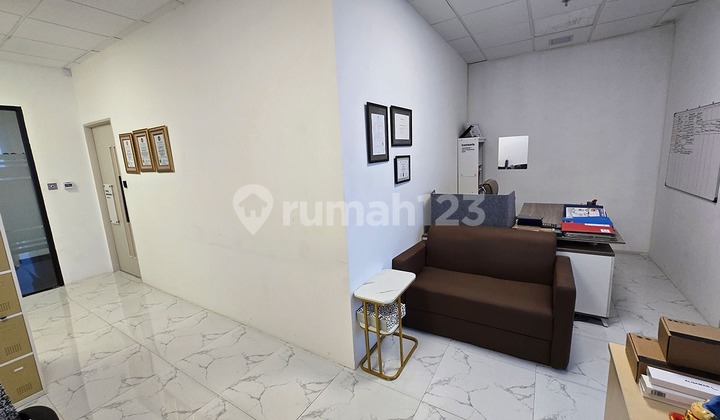 For Rent: Commercial Space in Kensington Office Tower For Rent: Commercial Space in Kensington Office Tower