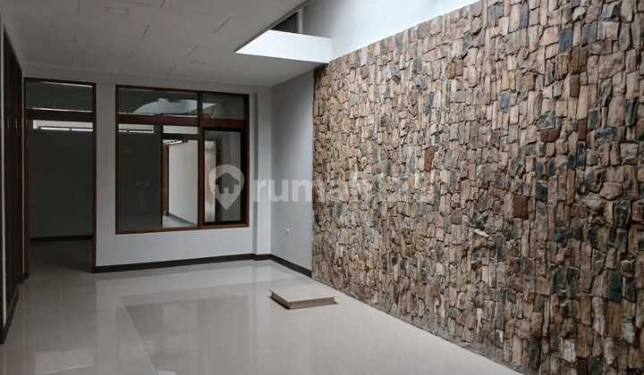 Dijual Rumah Pusat Kota Bandung Baru Renov 1