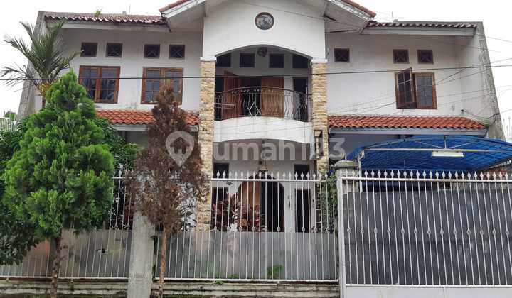 Residential House and Boarding House on Baladewa Street, Bandung