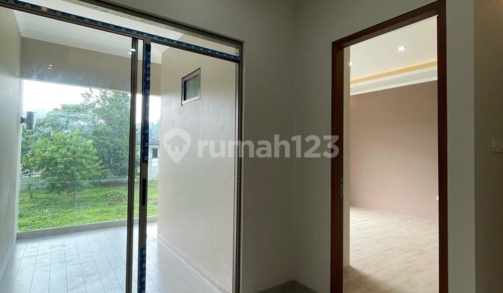 Villa Baru Modern Glass Bandung