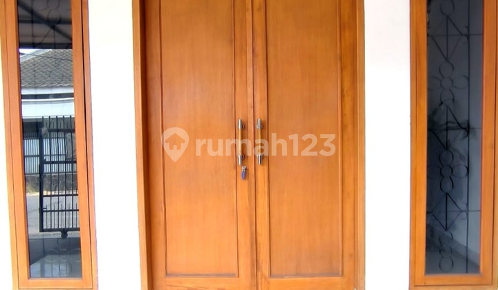 Dijual Rumah Semi Furnished Jalan Kembar Bandung 2