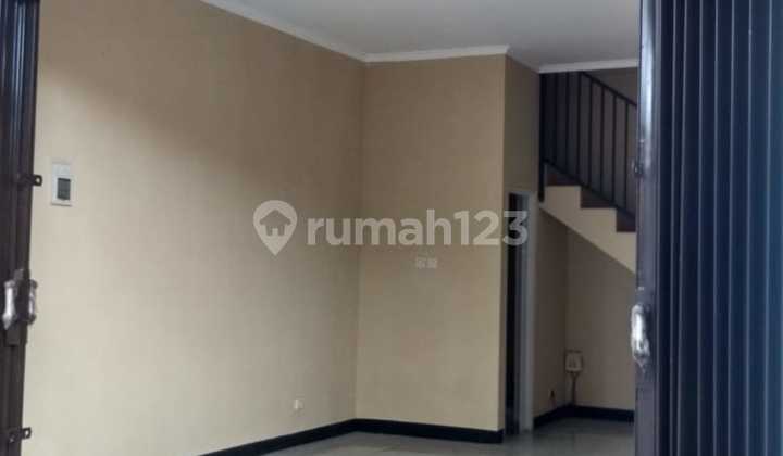 Sarijadi Sarimanis Shop House, Bandung 2