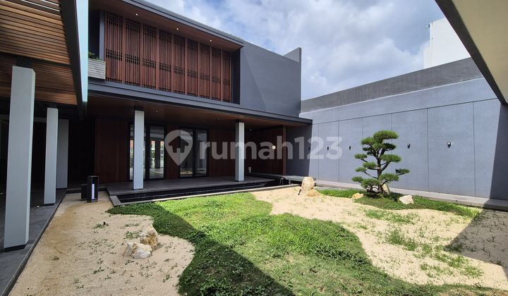 For Sale Luxury House with Lake View in Kota Baru Parahyangan Bandung 2