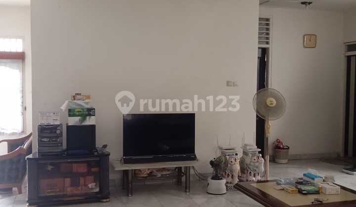 For Sale House in Kemanggisan, West Jakarta. 2