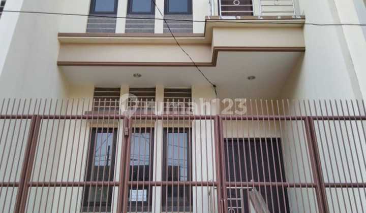 FOR SALE READY-TO-OCCUPY HOUSE IN DURI KEPA, WEST JAKARTA