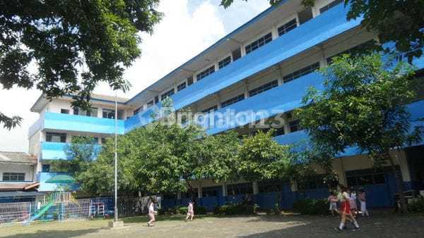 Dijual Gedung Eks Sekolah di Bojong Cengkareng - LT 1,5 Ha, SHM