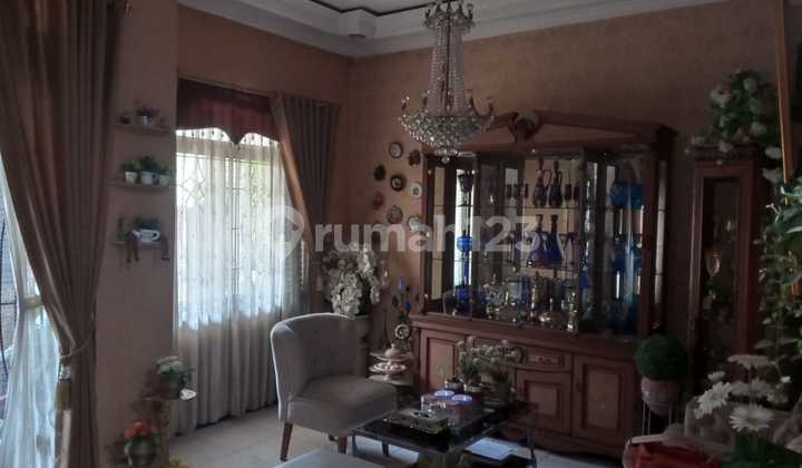 For Sale 2.5-Story House + Furnished 2