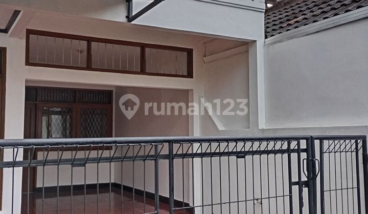 2-Story House in Pratista Complex Antapani Near Arcamanik 2-Story House in Pratista Complex Antapani Near Arcamanik