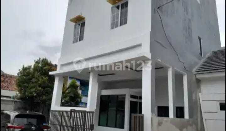 Cheap Sale 3-Story House Ready to Live In – Pinus Regency, Bandung 2