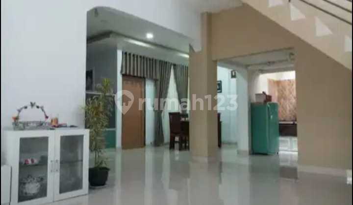 For Sale 2-Story Hook House in Batununggal