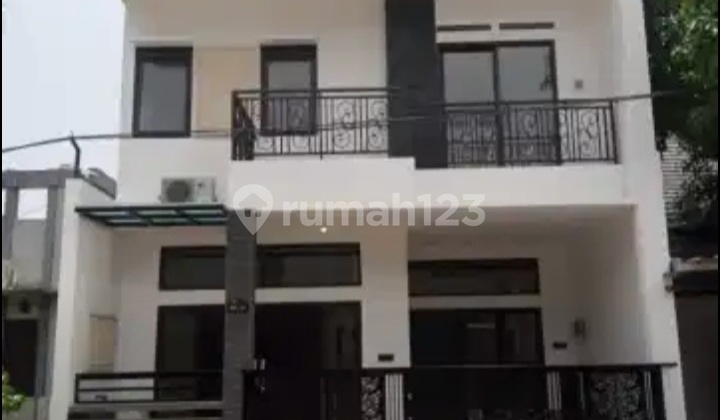 Ready-to-Occupy Semi-Furnished 2-Story House in Buah Batu Regency