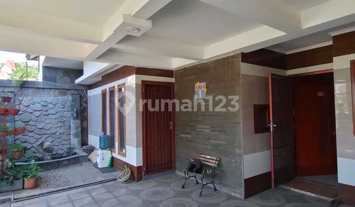 Rumah 2,5 Lantai Modern – Komplek Belleza Antapani Rumah 2,5 Lantai Modern – Komplek Belleza Antapani