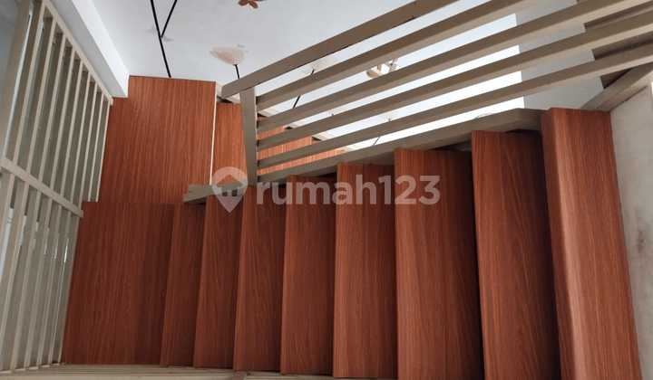 Rumah 3 Lantai Minimalis Modern Ada Kolam Renang Pribadi Arcamanik 2