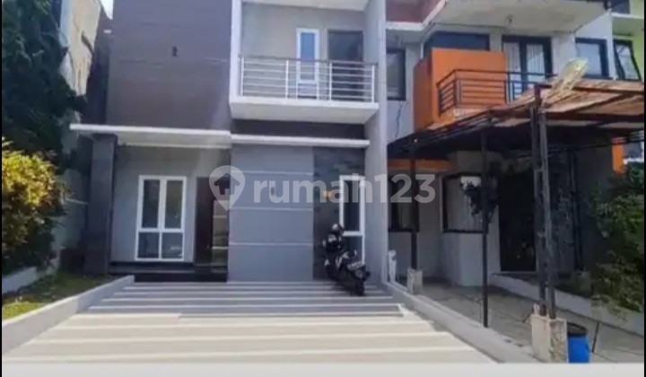 Rumah 2 Lt Bisa Untuk Kantor / Tempat Tinggal Di Antapani