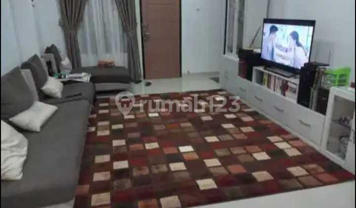 For Sale 2-Story Hook House in Batununggal 2