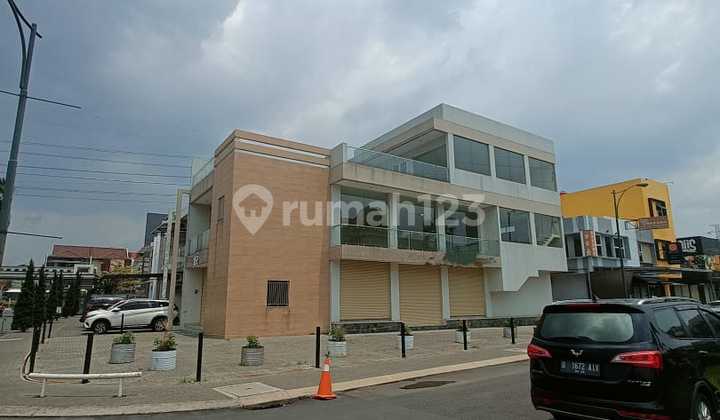 Ruko Baru 2.5 Lantai Singgasana Cocok Buat Kantor/Bank/Cafe