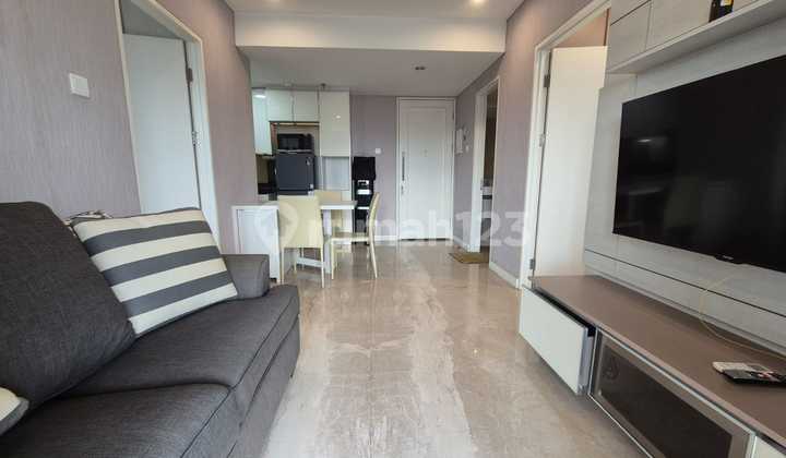 Landmark Apartment 2 BR South City View Furnished By Metric