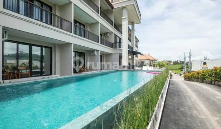 Hotel 5 Lantai Denga 24 Kamar Freehold di Canggu Bali