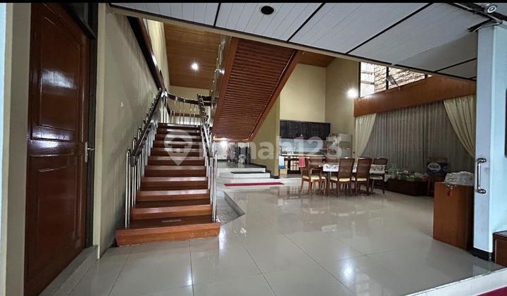 Nice 3-Story House Cipaku Indah 1, Bandung