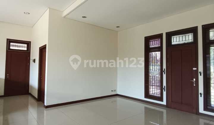 Rumah Tinggal 2 Lantai Di Setraduta Bandung 2