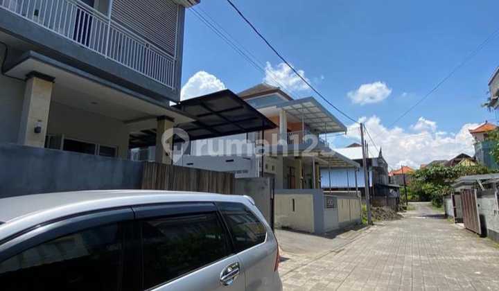 Rumah Modern Minimalis Akses 2 Mobil Denganone Gate System 2