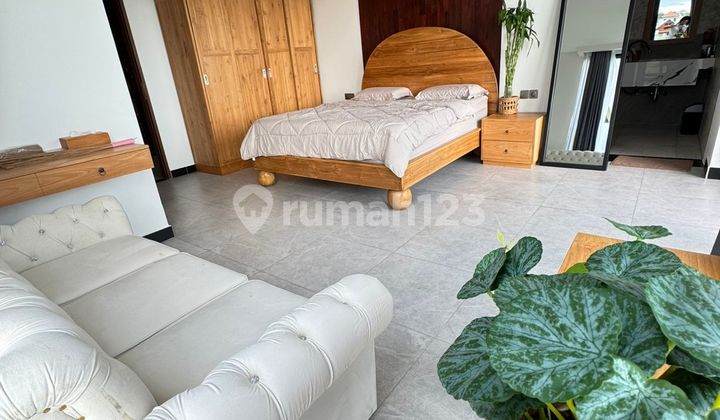 For Sale or Long-Term Lease a Villa in Kedungu