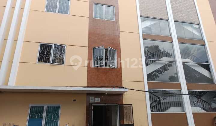 For Rent 25-Room Boarding House Building, Ideal for Investment in Gading Serpong
