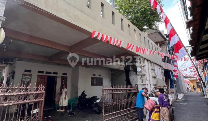 For Quick Sale: Land and Main House Building, Rental Units, and Boarding Houses in Pesanggrahan, South Jakarta