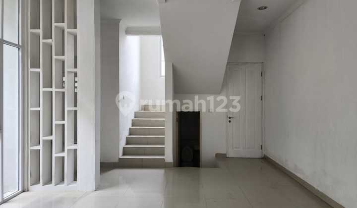 Comfortable Strategic Residence Paramount Gading Serpong Full AC 2