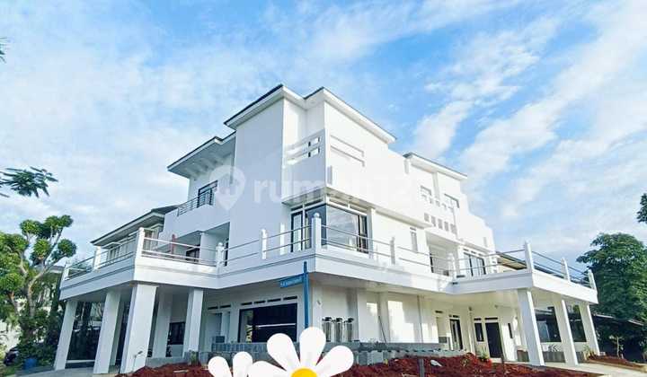 Dijual cepat Rumah mewah 3 lantai di Sutera Buana Alam Sutera posisi hoek