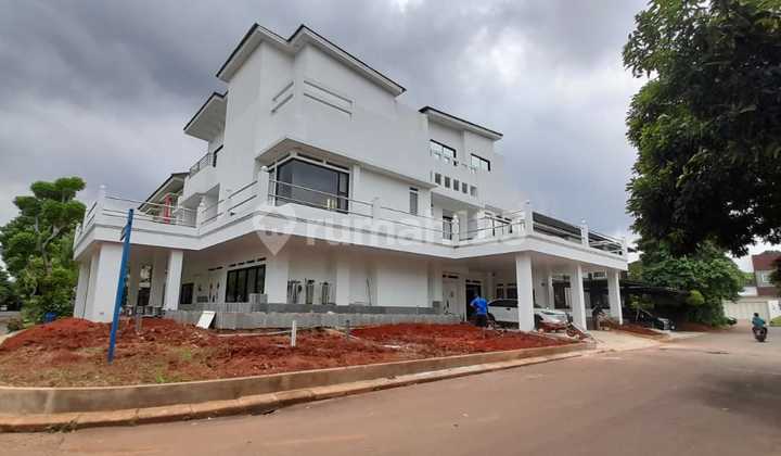 Turun Harga Lagi! Rumah 3 Lantai Hook Super Luas - Sutera Buana 