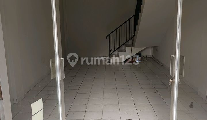 Daxen Swimming Pool Front Row Shop House – A Golden Opportunity for Your Business 2