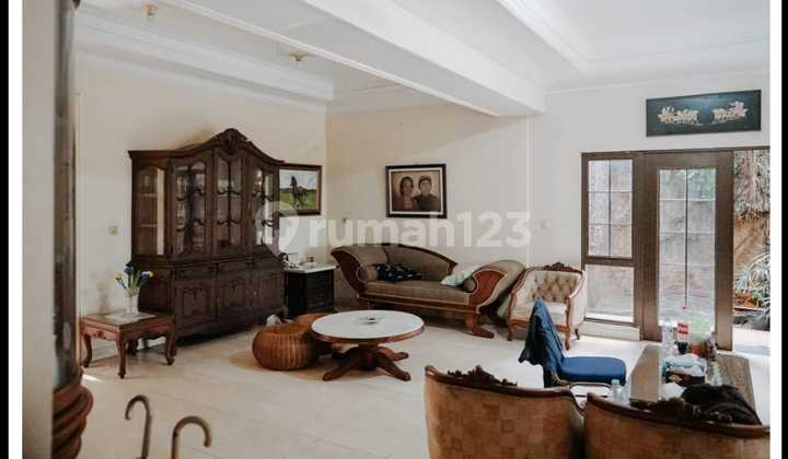 Dijual Cepat – Rumah Luas Di Bintaro Sektor 2